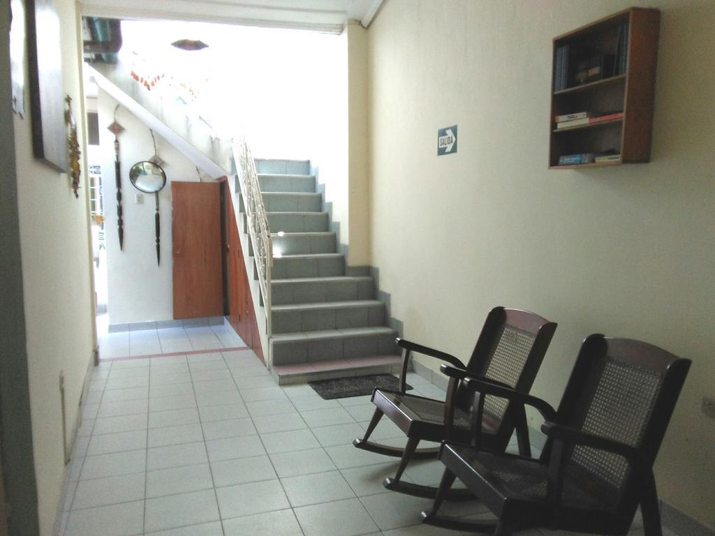 Hostal El Colibri Iquitos Kültér fotó