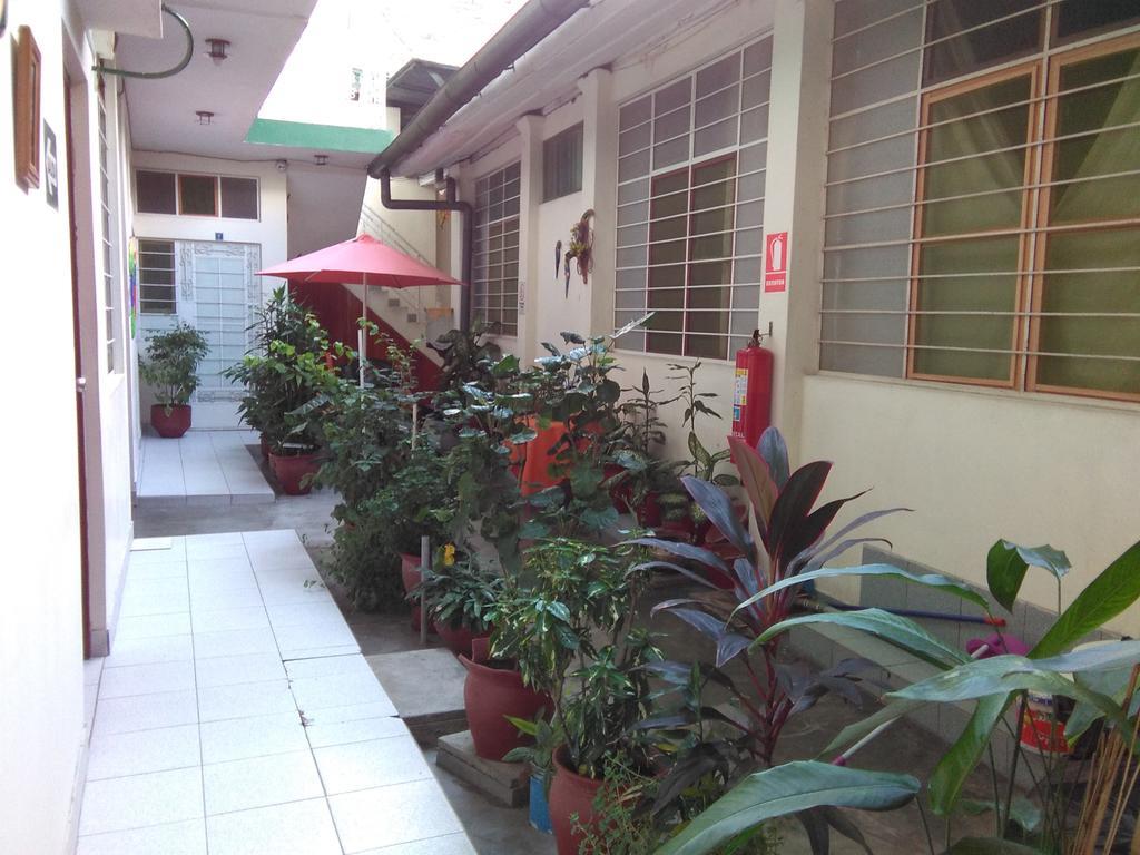 Hostal El Colibri Iquitos Kültér fotó