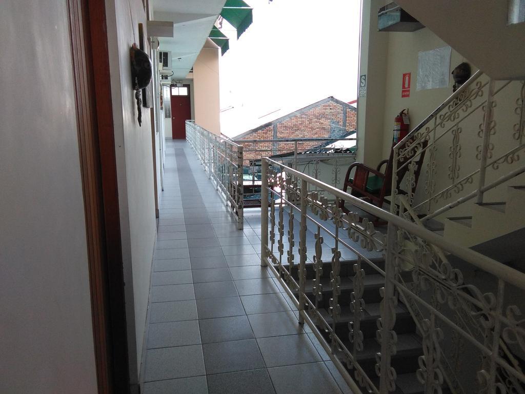 Hostal El Colibri Iquitos Kültér fotó