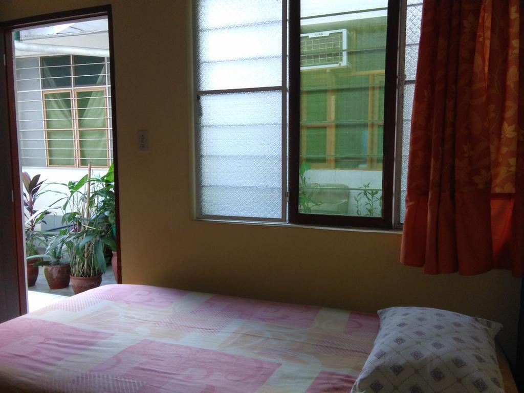 Hostal El Colibri Iquitos Szoba fotó