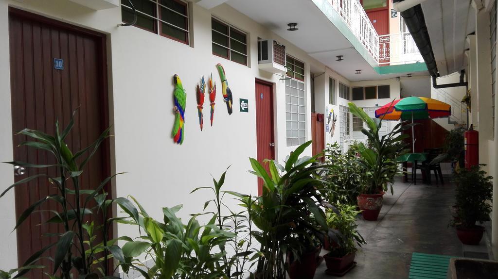 Hostal El Colibri Iquitos Kültér fotó