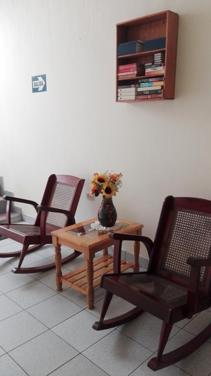 Hostal El Colibri Iquitos Kültér fotó