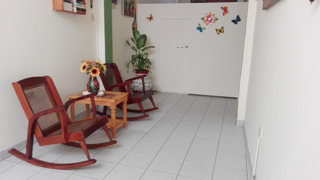 Hostal El Colibri Iquitos Kültér fotó