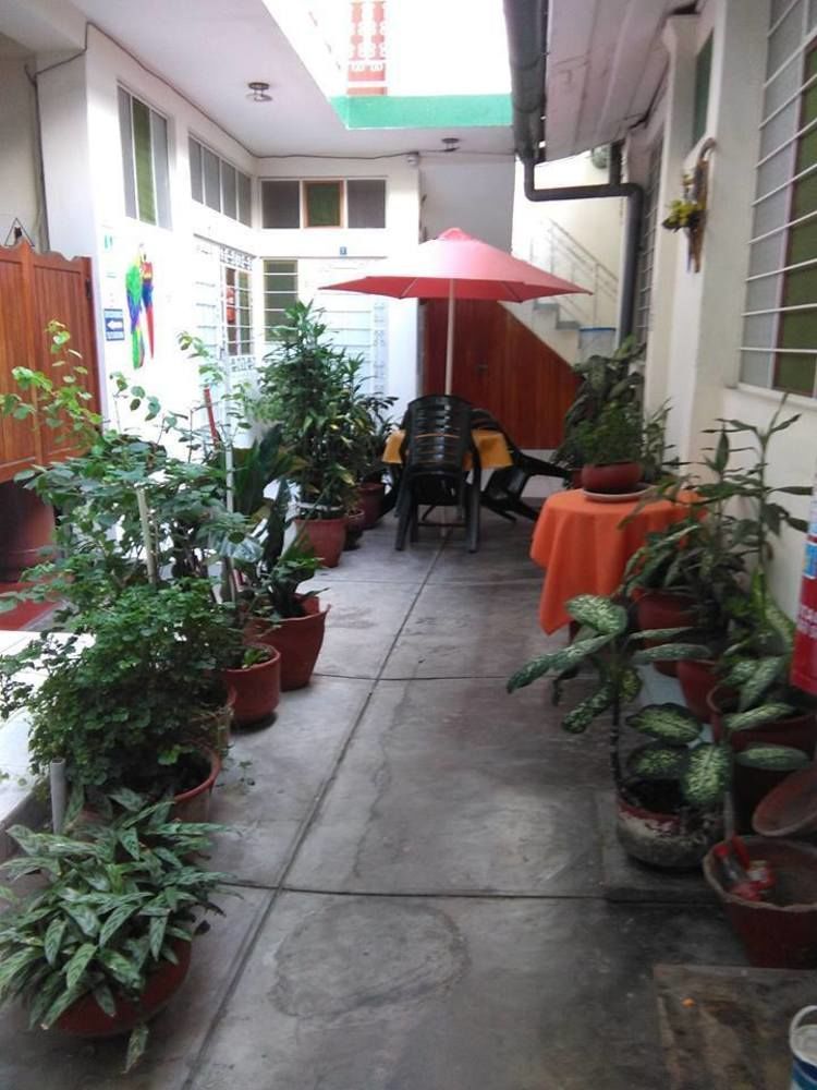 Hostal El Colibri Iquitos Kültér fotó