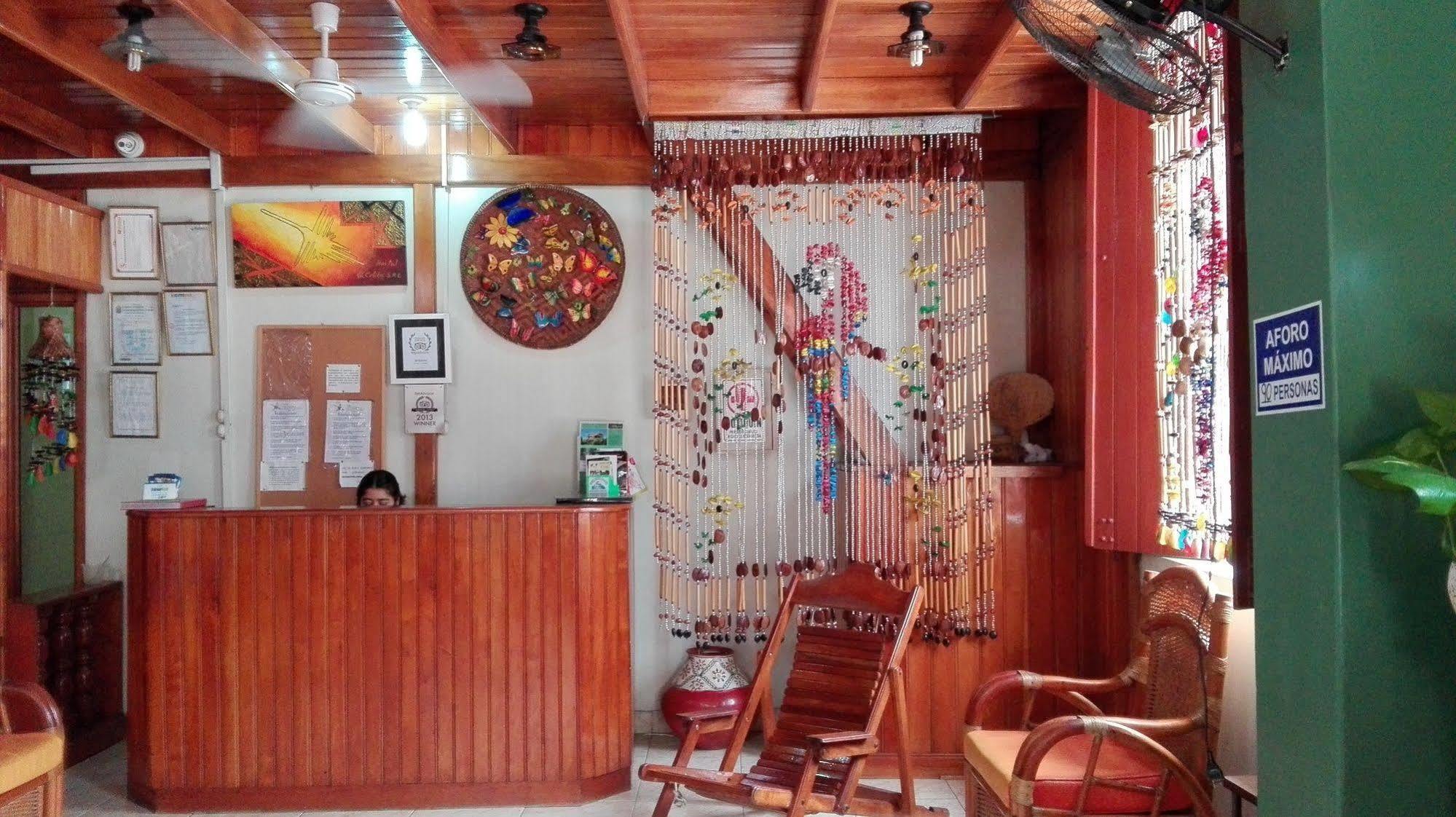 Hostal El Colibri Iquitos Kültér fotó