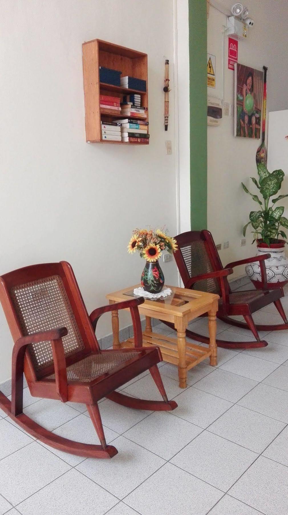 Hostal El Colibri Iquitos Kültér fotó