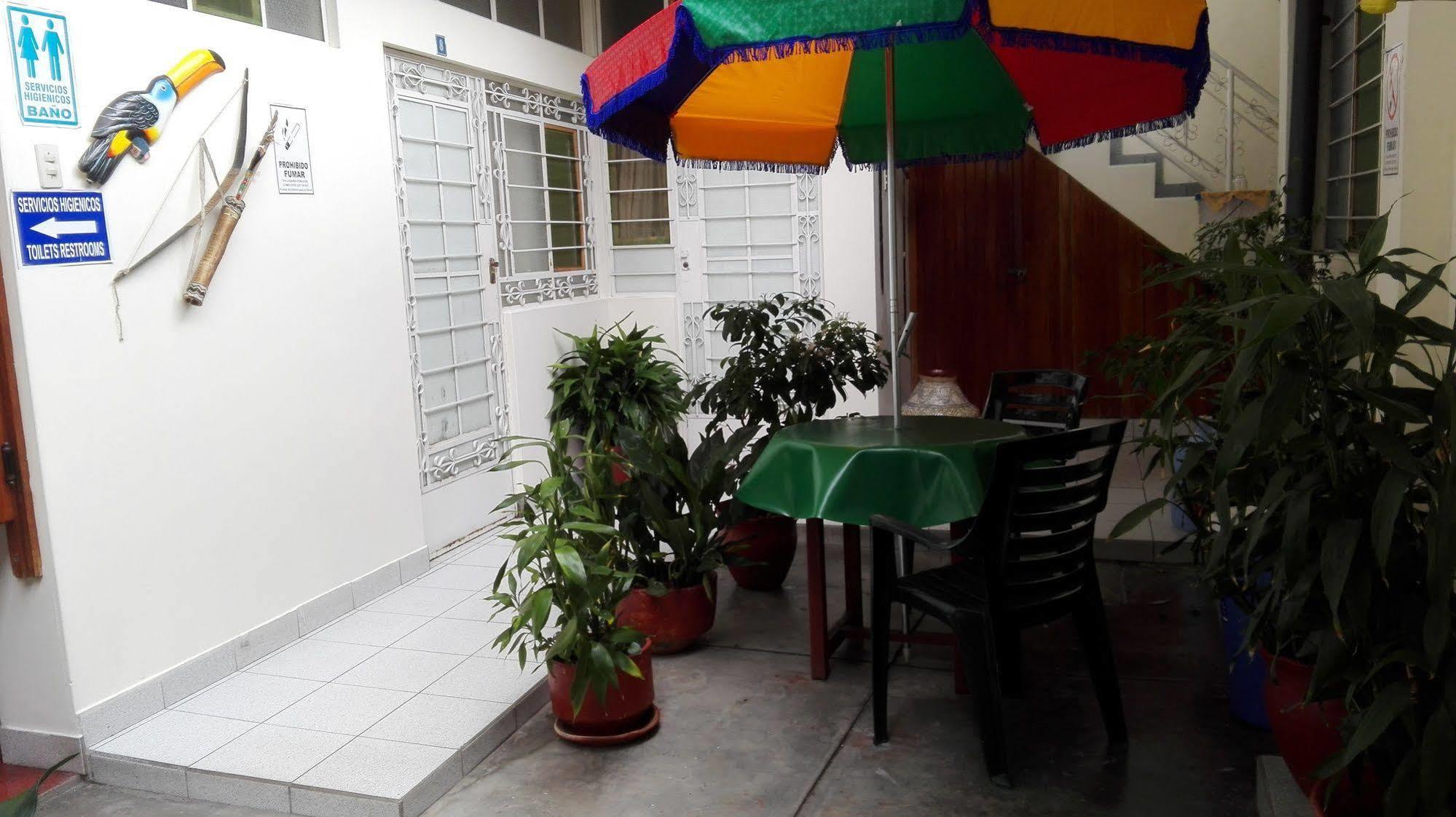 Hostal El Colibri Iquitos Kültér fotó