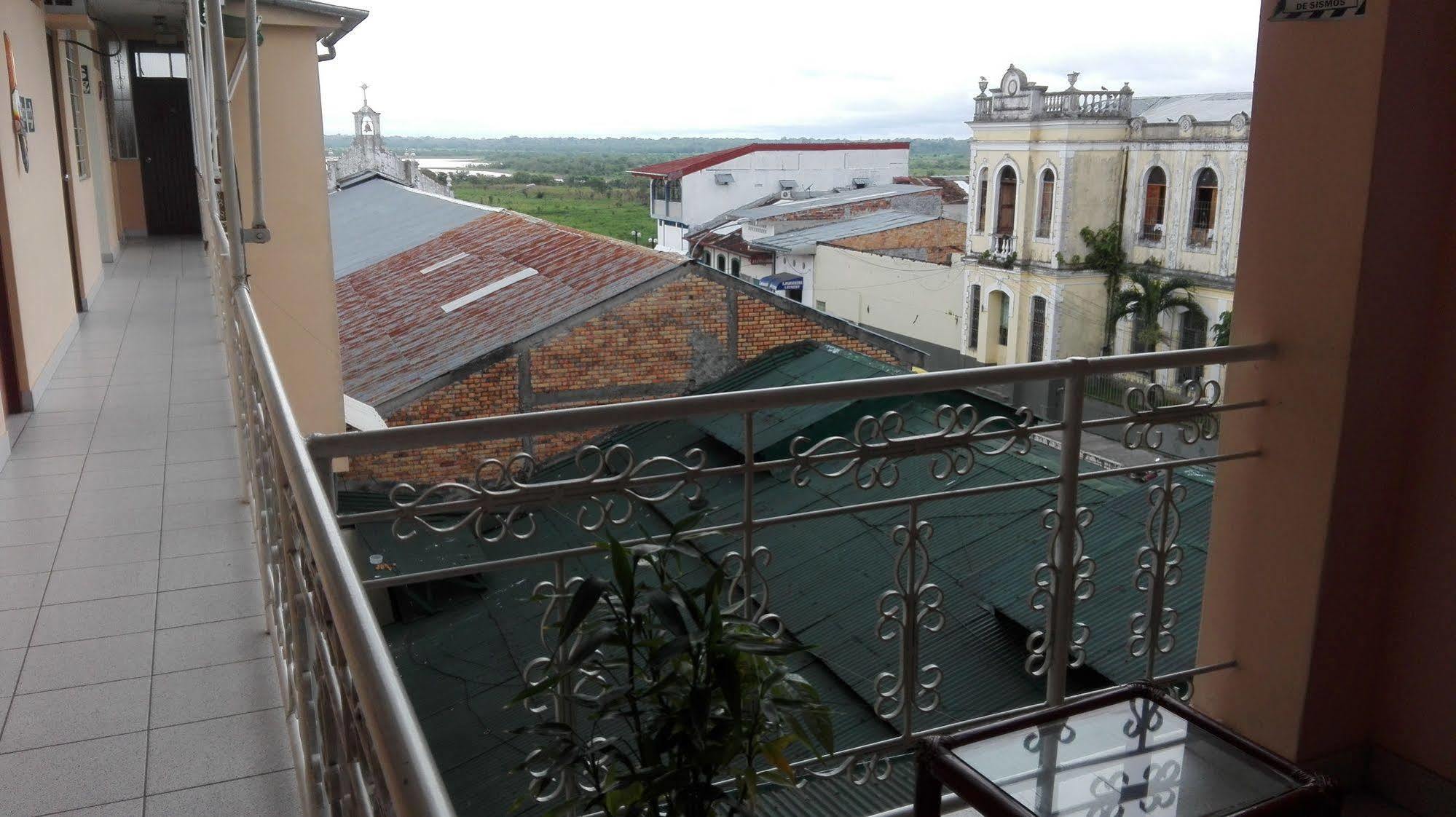 Hostal El Colibri Iquitos Kültér fotó